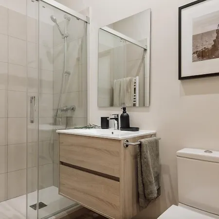 Chixoy - 3 Bedrooms And Balcony In Eixample Dreta شقة